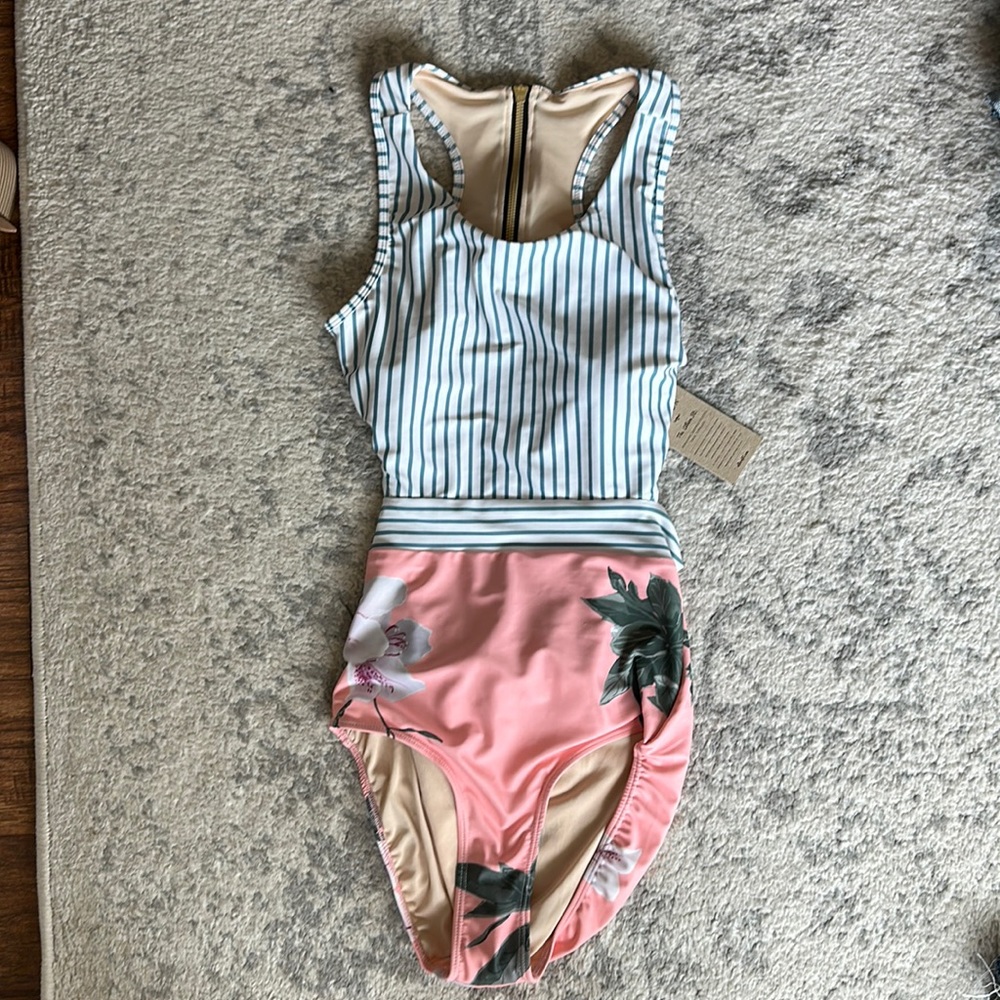NWT Albion Island Fever One Piece Swimsuit Small
